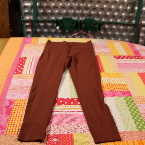 Vuori Daily Legging – Rust Colored – Size Large - Picture 3 of 5